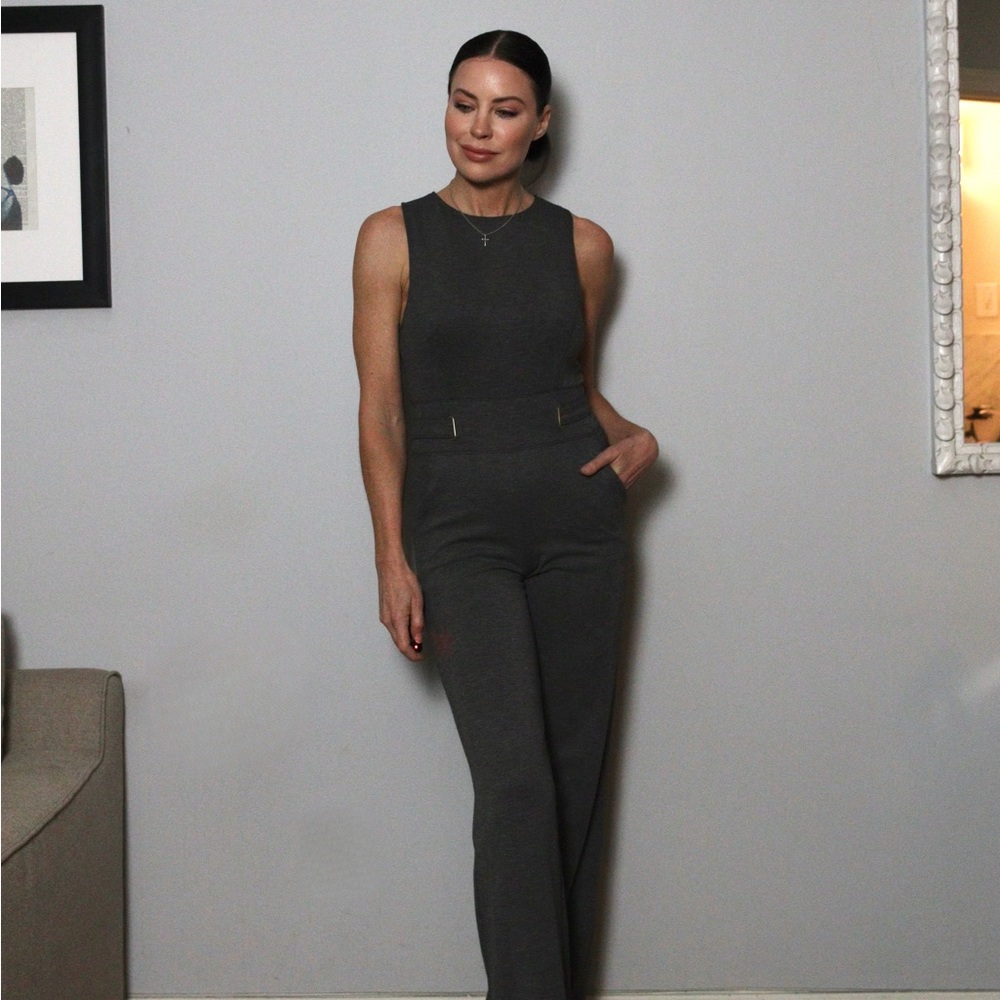 Elegant Gray Sleeveless Jumpsuit